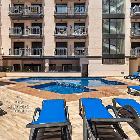 Gala - Modern With Parking & Pool